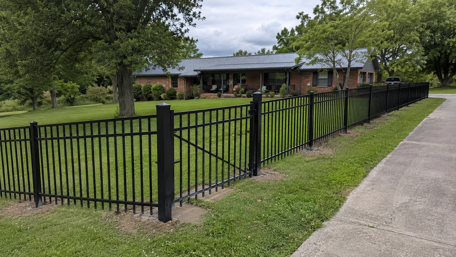 Aluminum fence installation by Sturgill Handyman Services in London, KY - photo 1